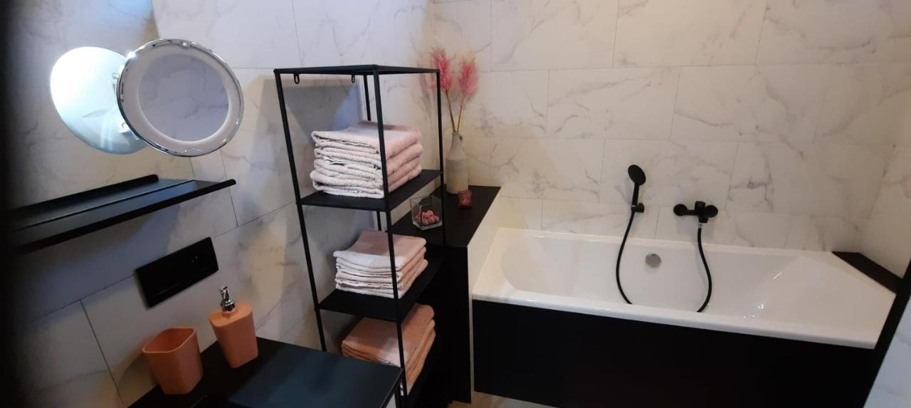 Watou'S Uzeke Apartment Poperinge Bagian luar foto